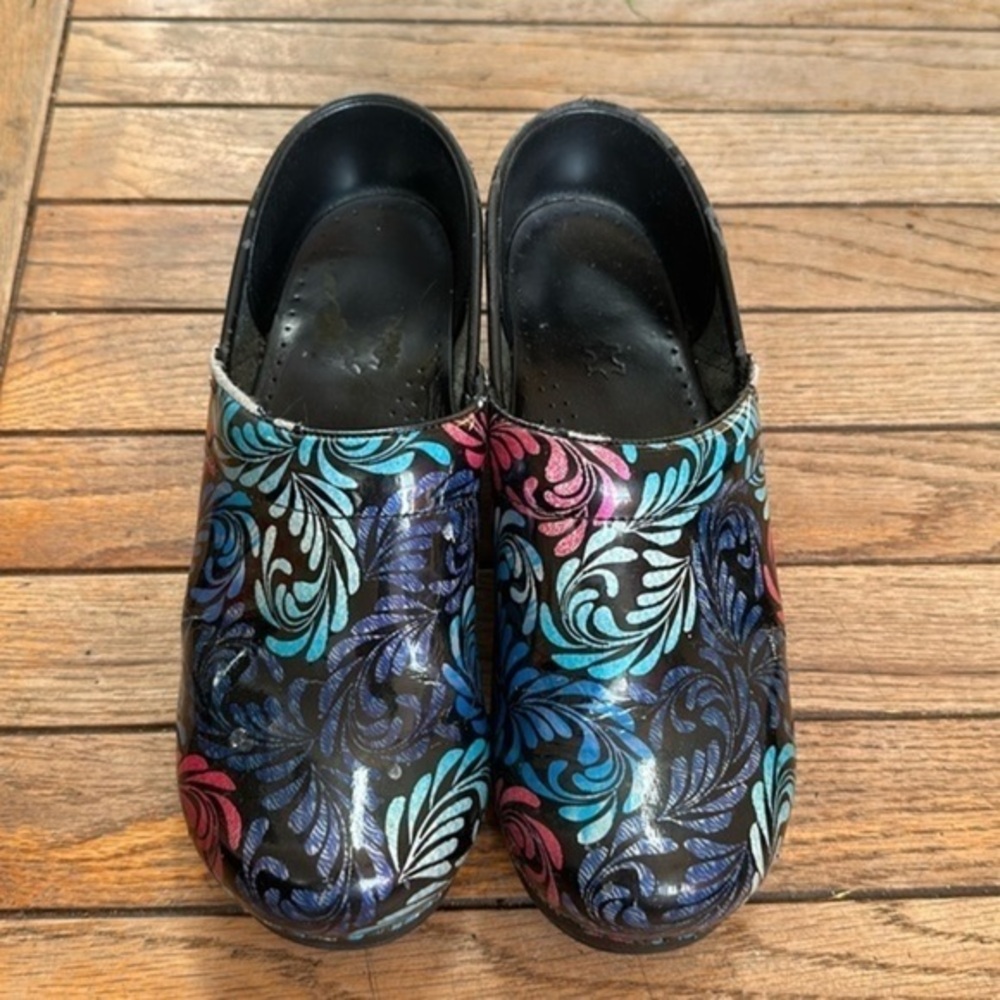 Dansko Paisley Swirl Slip On Clog Shoes in Black/Multicolor Size 39